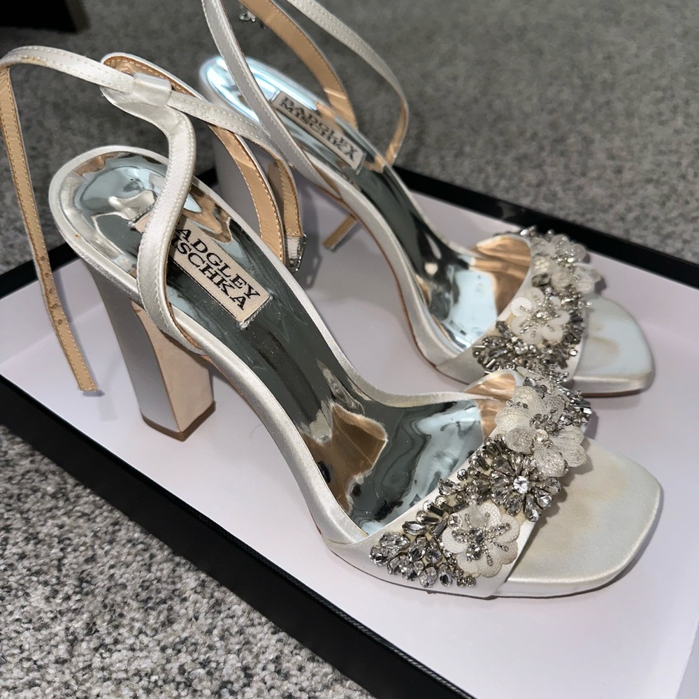 Badgley Mischka Alexa Silver Embellished Heels Size 8